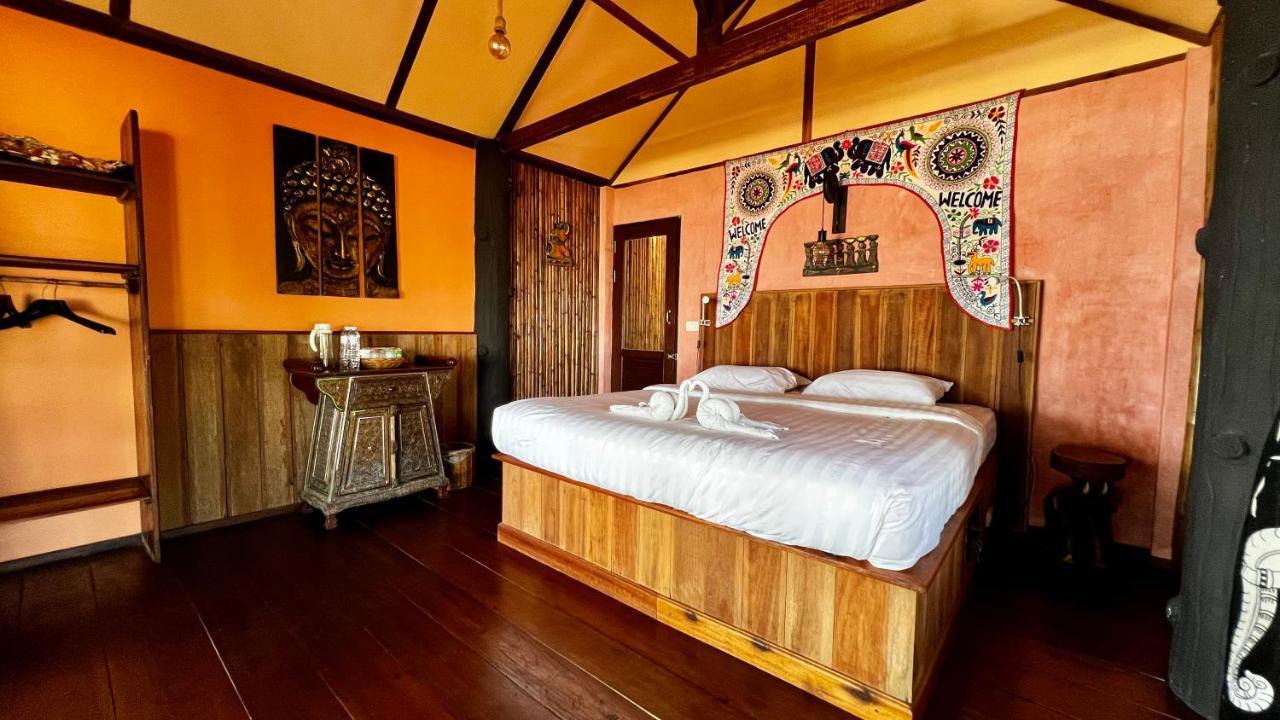 Pp Land Beach Eco Resort Koh Phayam Buitenkant foto