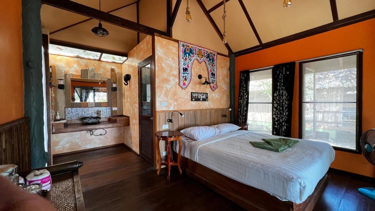 Pp Land Beach Eco Resort Koh Phayam Buitenkant foto
