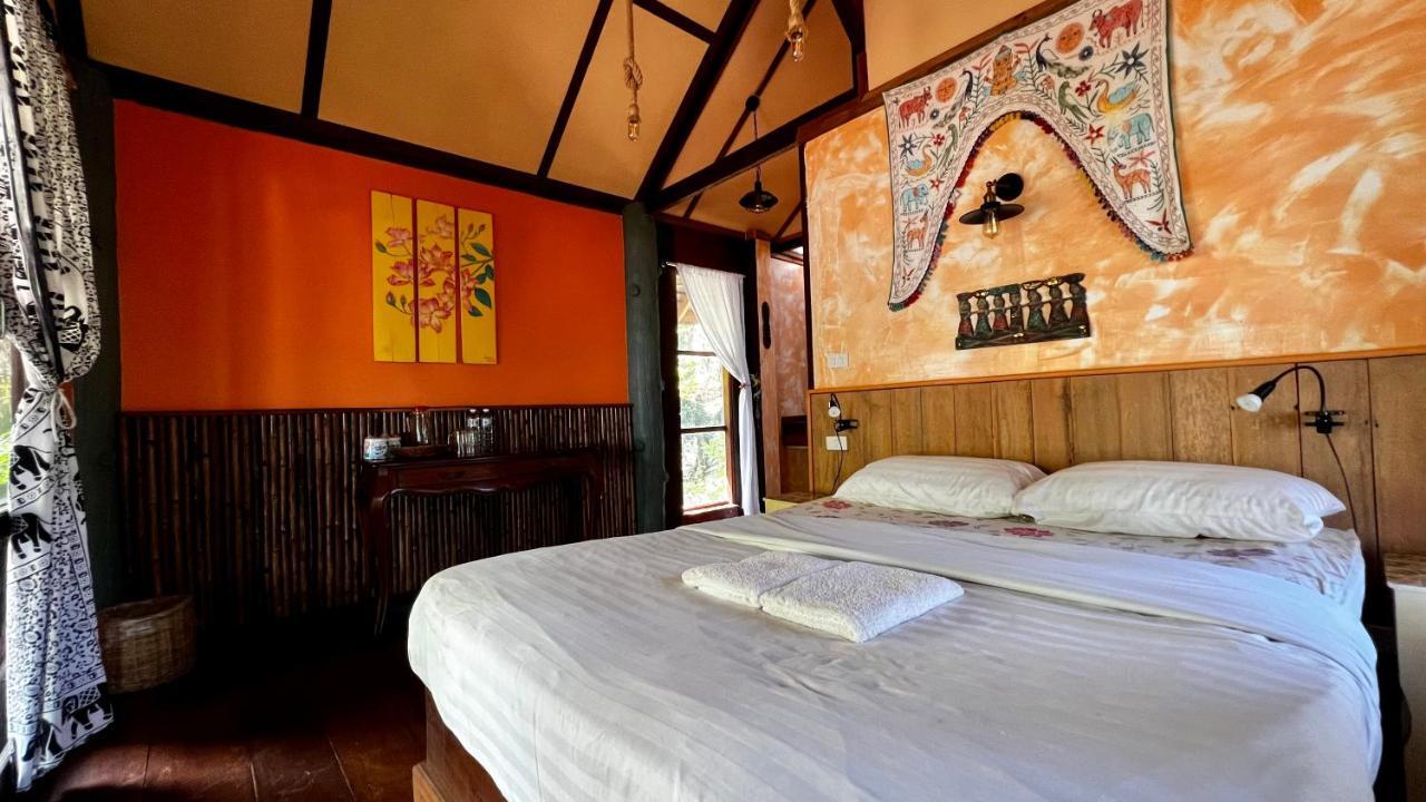 Pp Land Beach Eco Resort Koh Phayam Buitenkant foto