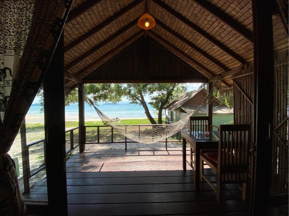 Pp Land Beach Eco Resort Koh Phayam Buitenkant foto