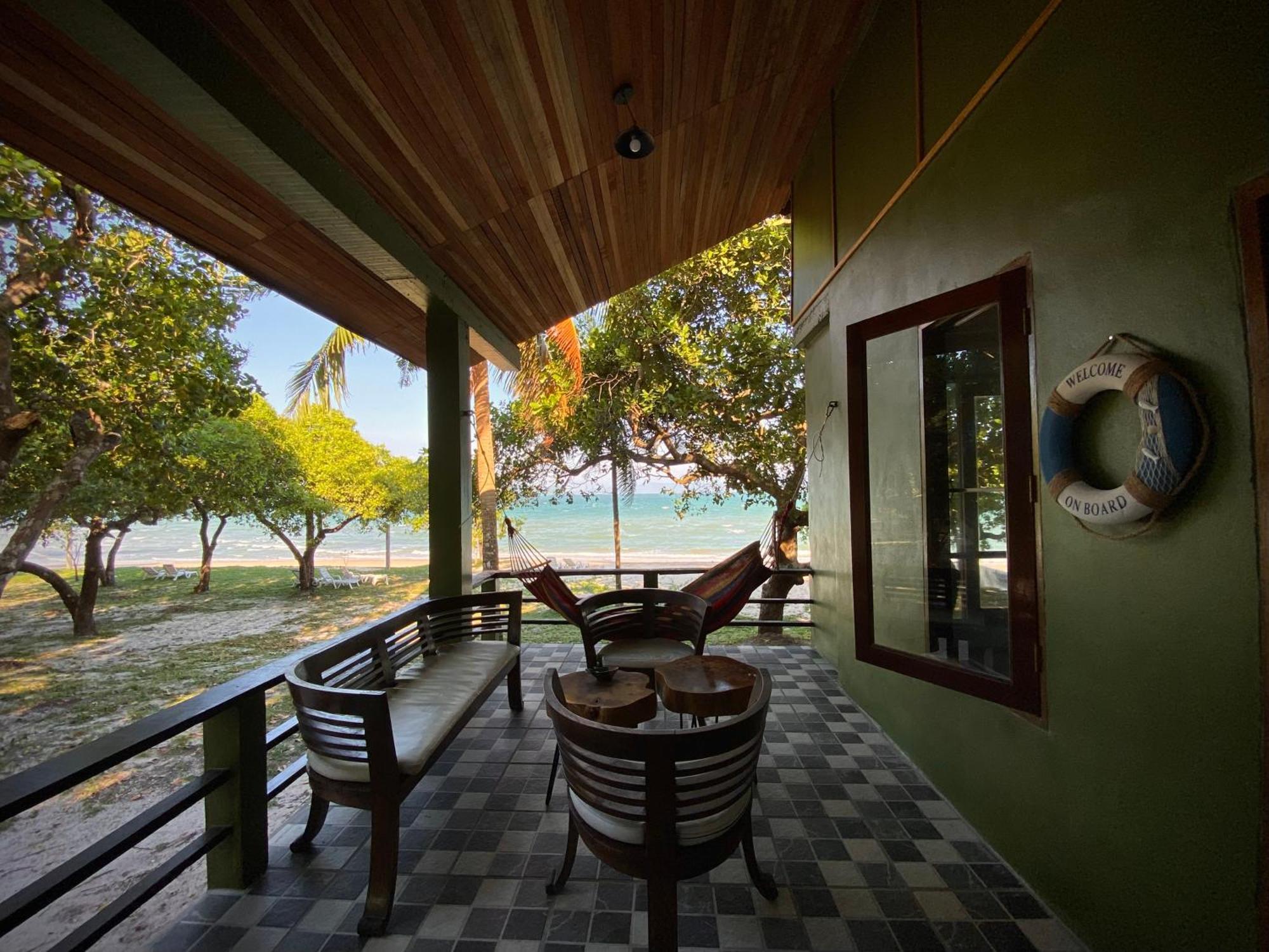 Pp Land Beach Eco Resort Koh Phayam Buitenkant foto